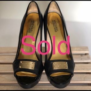 Gorgeous Michael Kors black high heels size 8.5